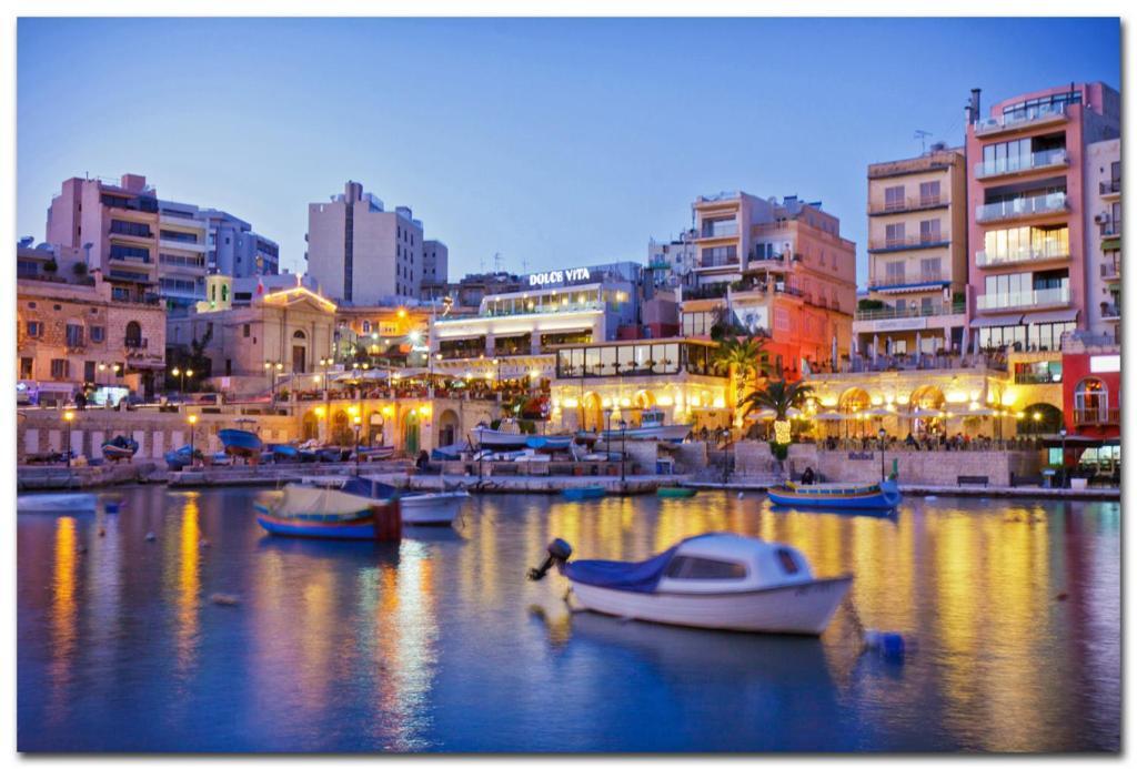 Appartement Splendid Seaside Retreat On Spinola Bay à San Ġiljan Extérieur photo