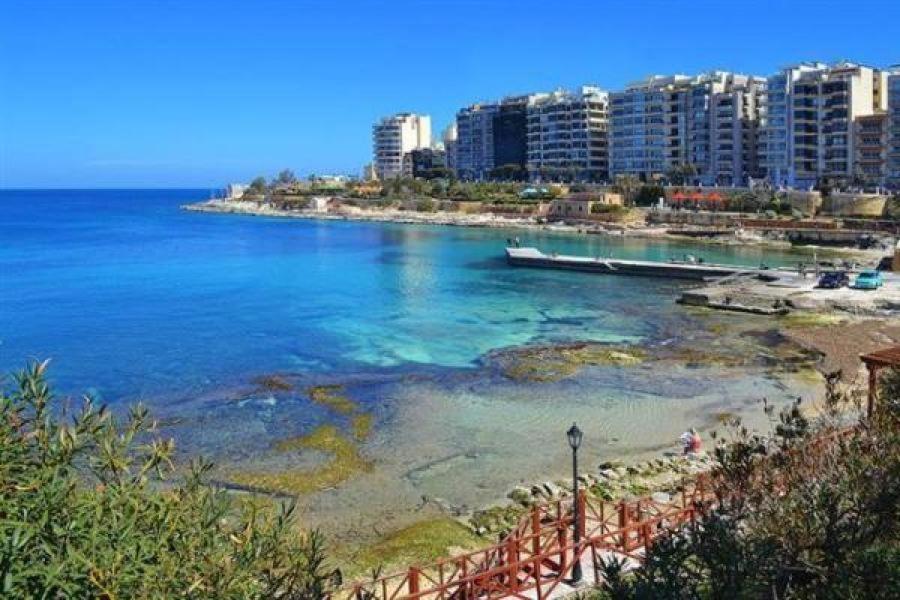 Appartement Splendid Seaside Retreat On Spinola Bay à San Ġiljan Extérieur photo