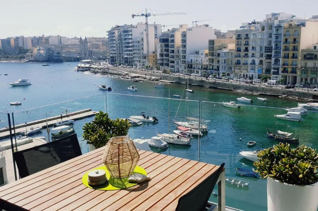 Appartement Splendid Seaside Retreat On Spinola Bay à San Ġiljan Extérieur photo