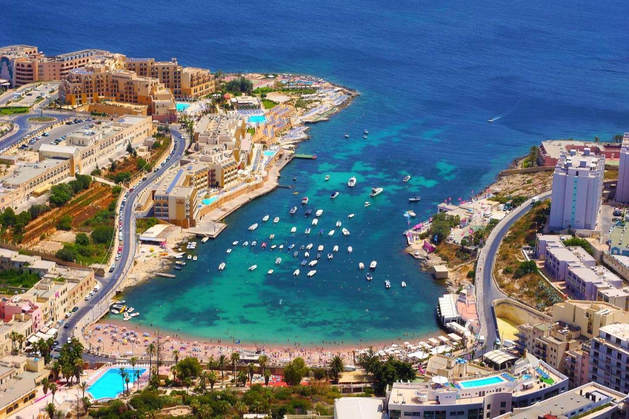 Appartement Splendid Seaside Retreat On Spinola Bay à San Ġiljan Extérieur photo