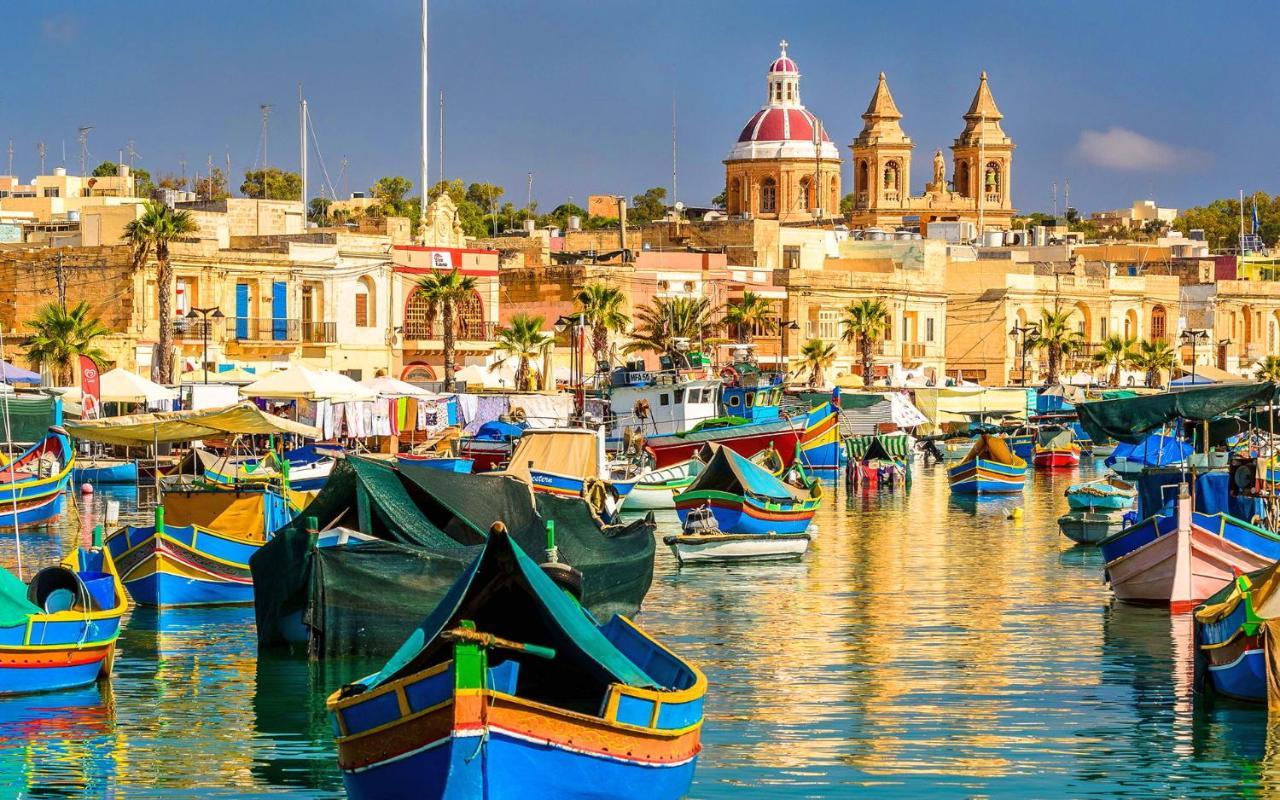 Appartement Splendid Seaside Retreat On Spinola Bay à San Ġiljan Extérieur photo