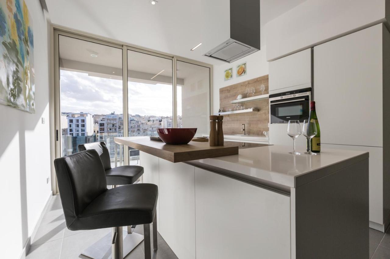 Appartement Splendid Seaside Retreat On Spinola Bay à San Ġiljan Extérieur photo