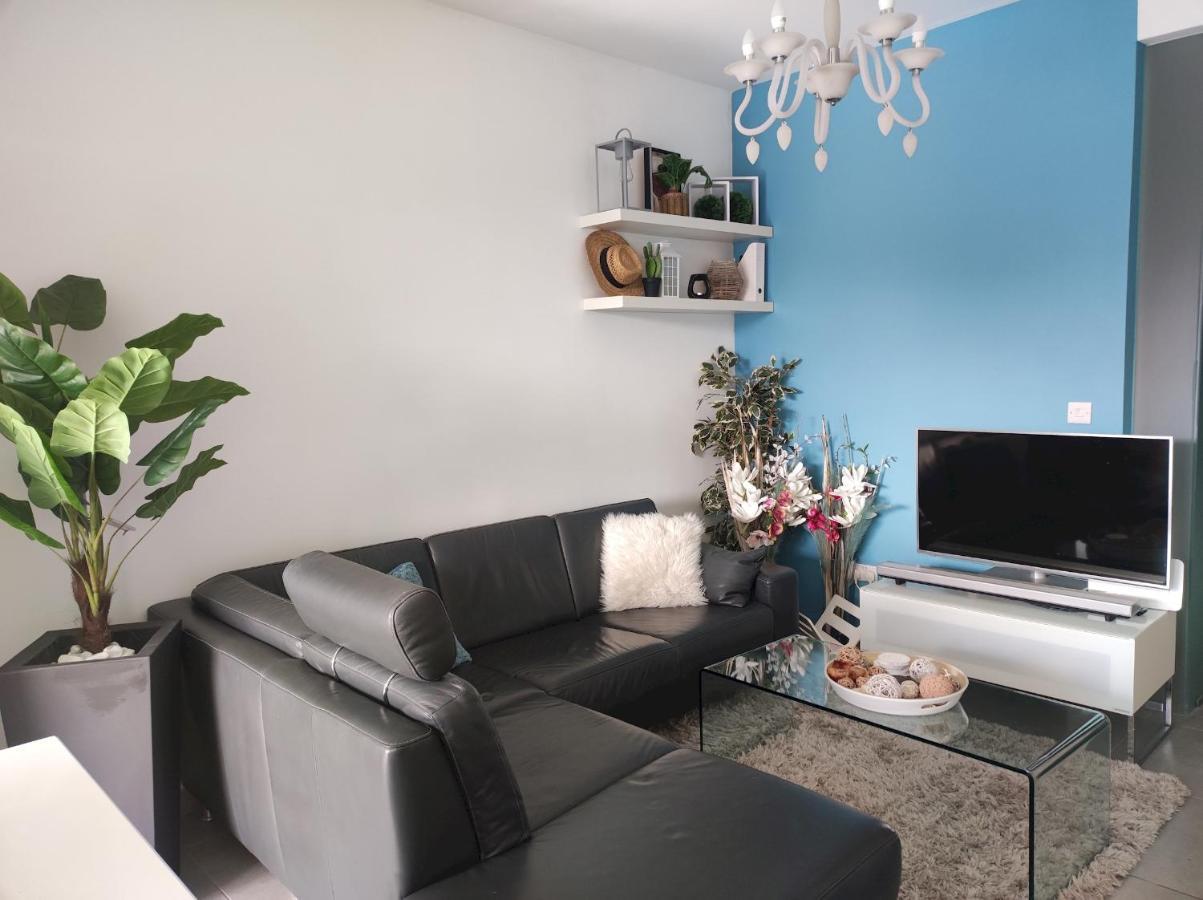 Appartement Splendid Seaside Retreat On Spinola Bay à San Ġiljan Extérieur photo